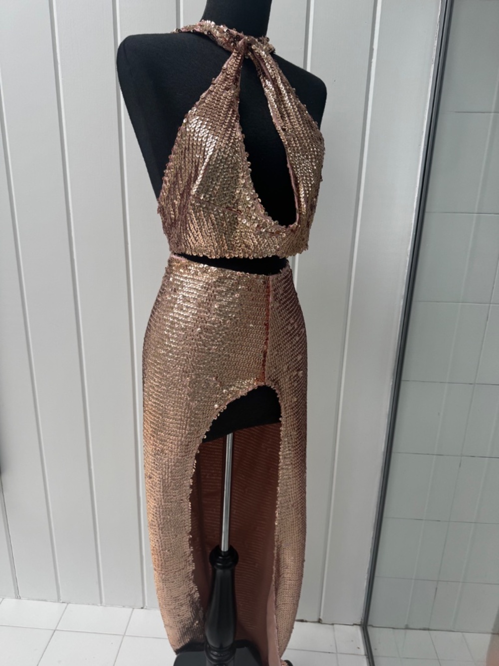 BRONX AND BANCO GOLD SEQUIN LONG DRESS GOWN MEDIUM - Picture 2 of 9